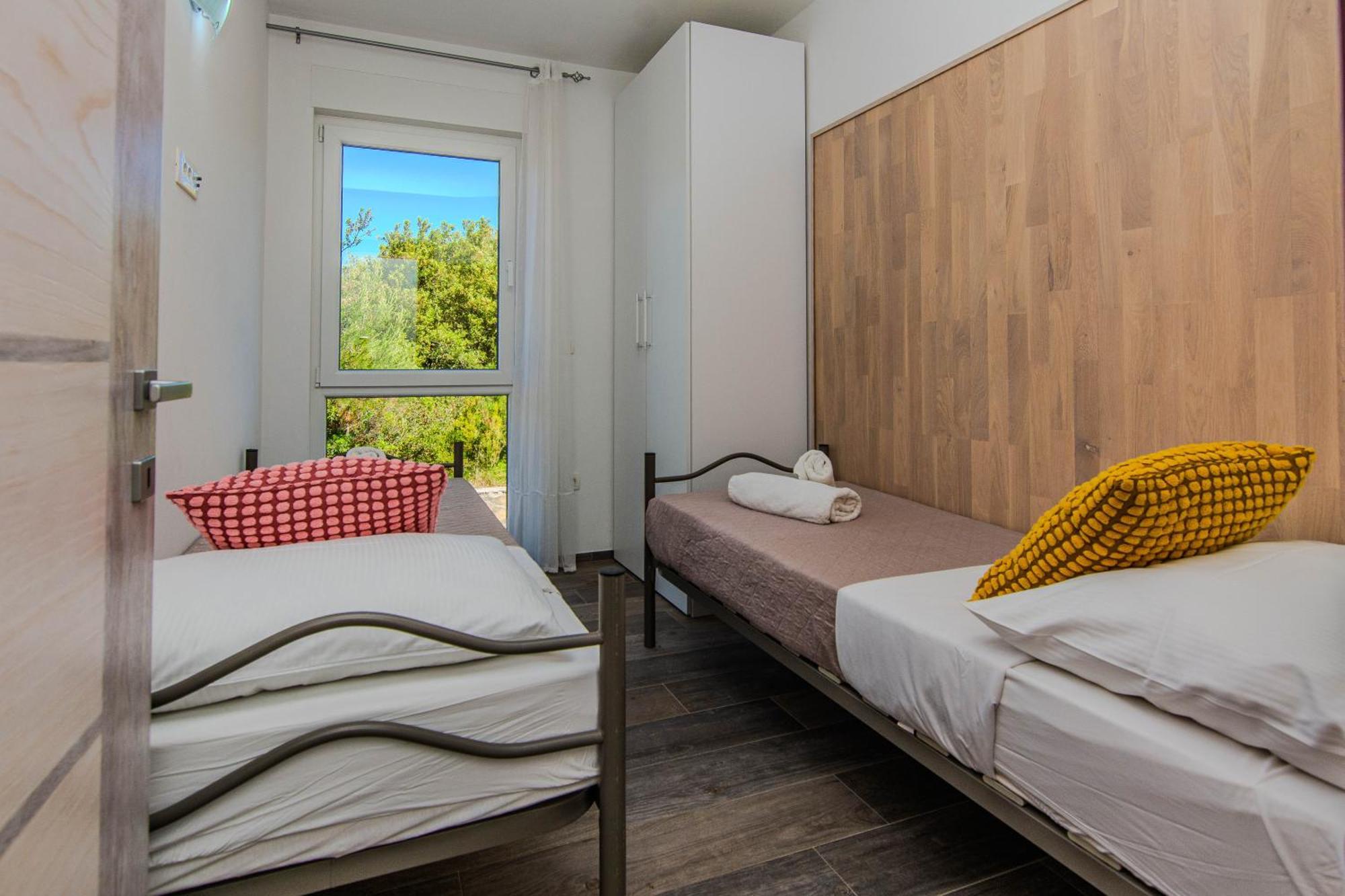 Apartment Fabulous House B With Outdoor Pool