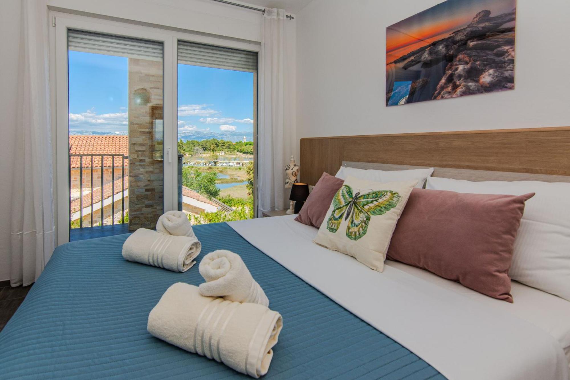 Apartment Fabulous House B With Outdoor Pool *