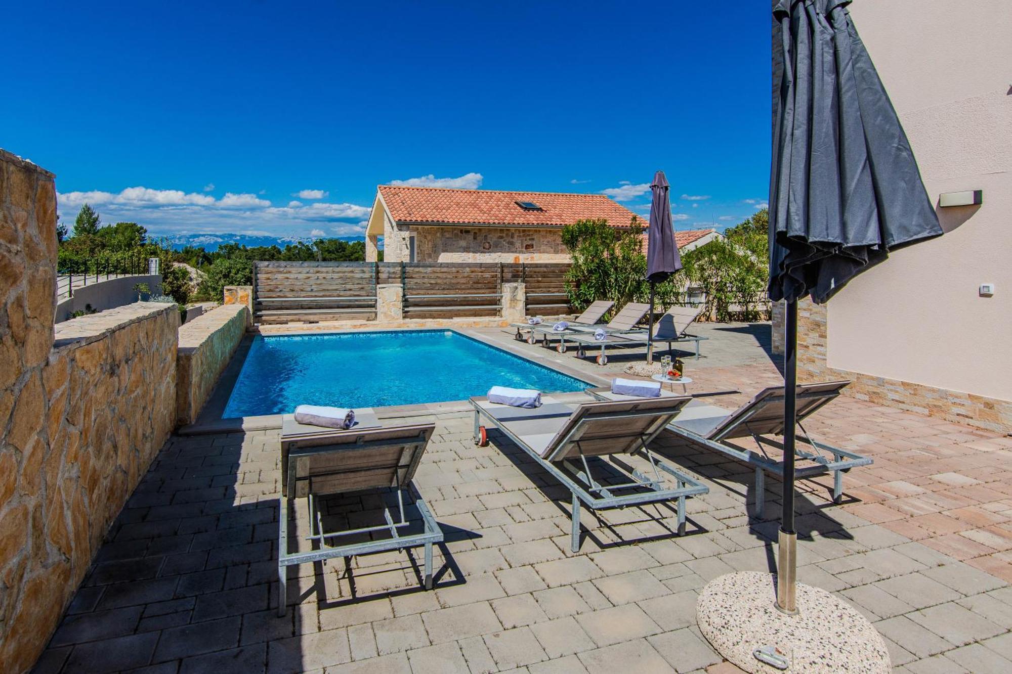 Apartment Fabulous House B With Outdoor Pool *